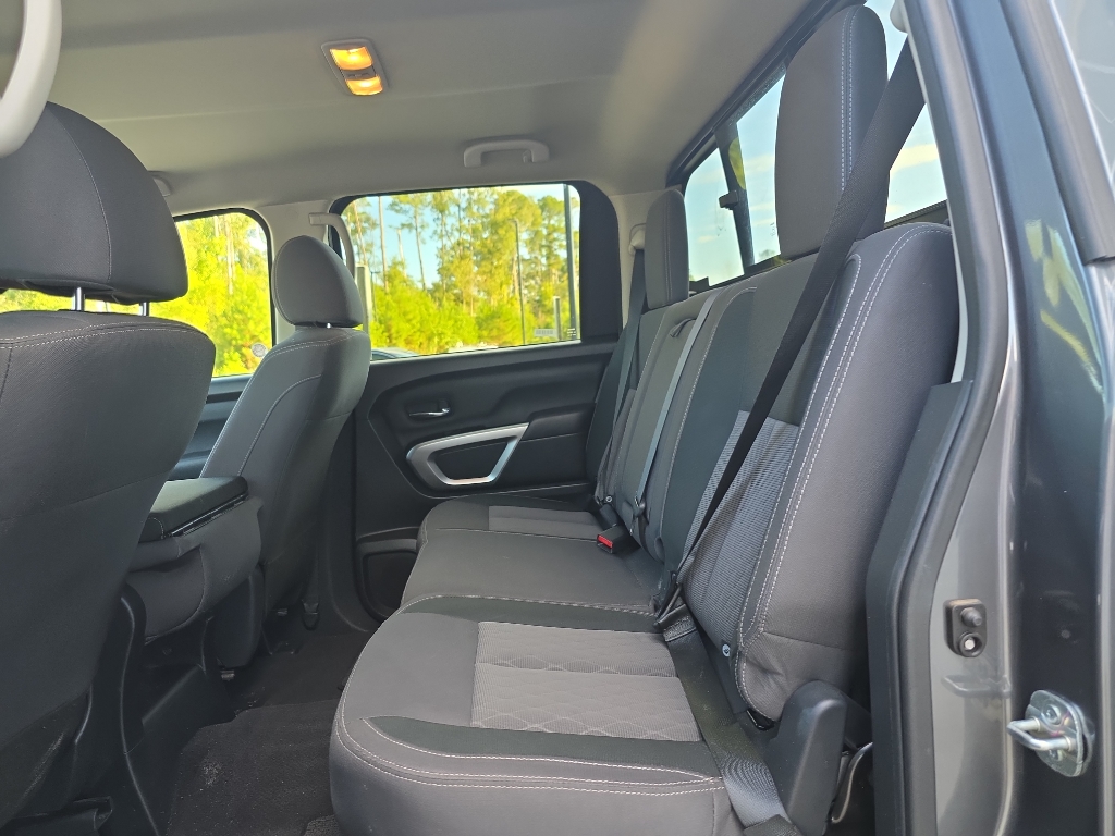 2023 Nissan Titan SV photo 19