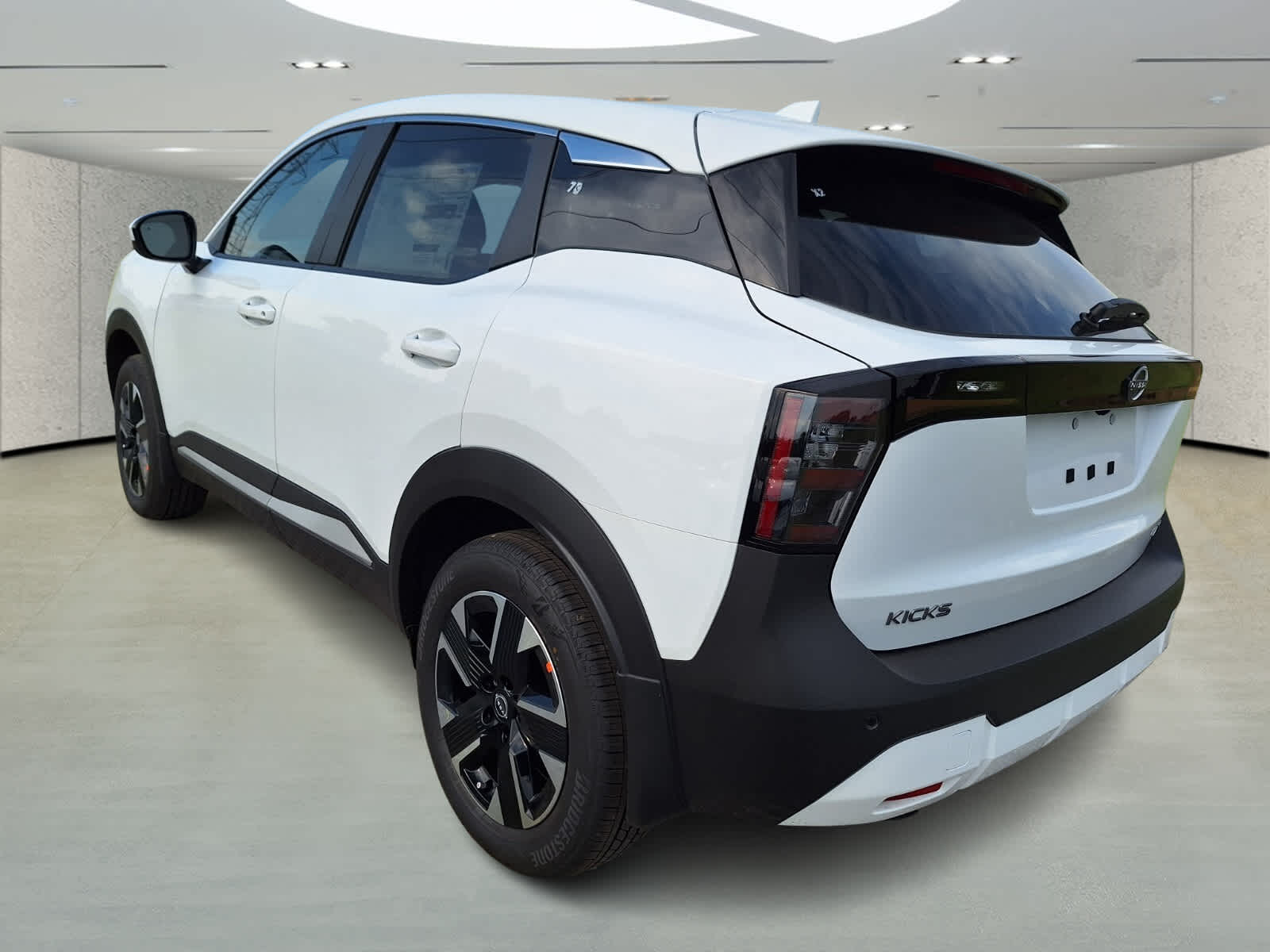 2025 Nissan Kicks SV photo 3