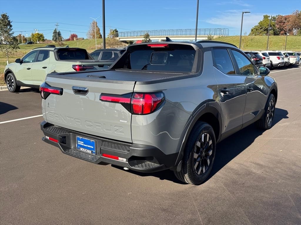 2025 Hyundai Santa Cruz SEL Activity photo 3