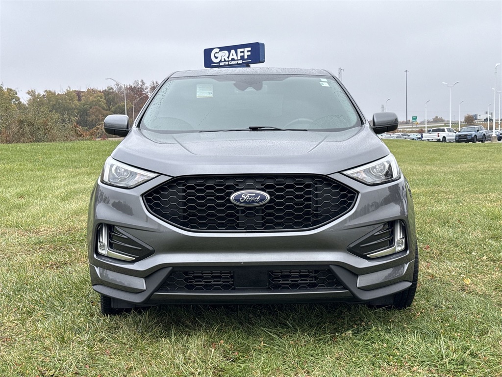 2022 Ford Edge ST photo 2