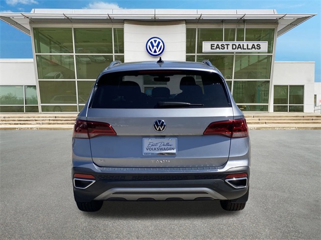 2024 Volkswagen Taos SE photo 4