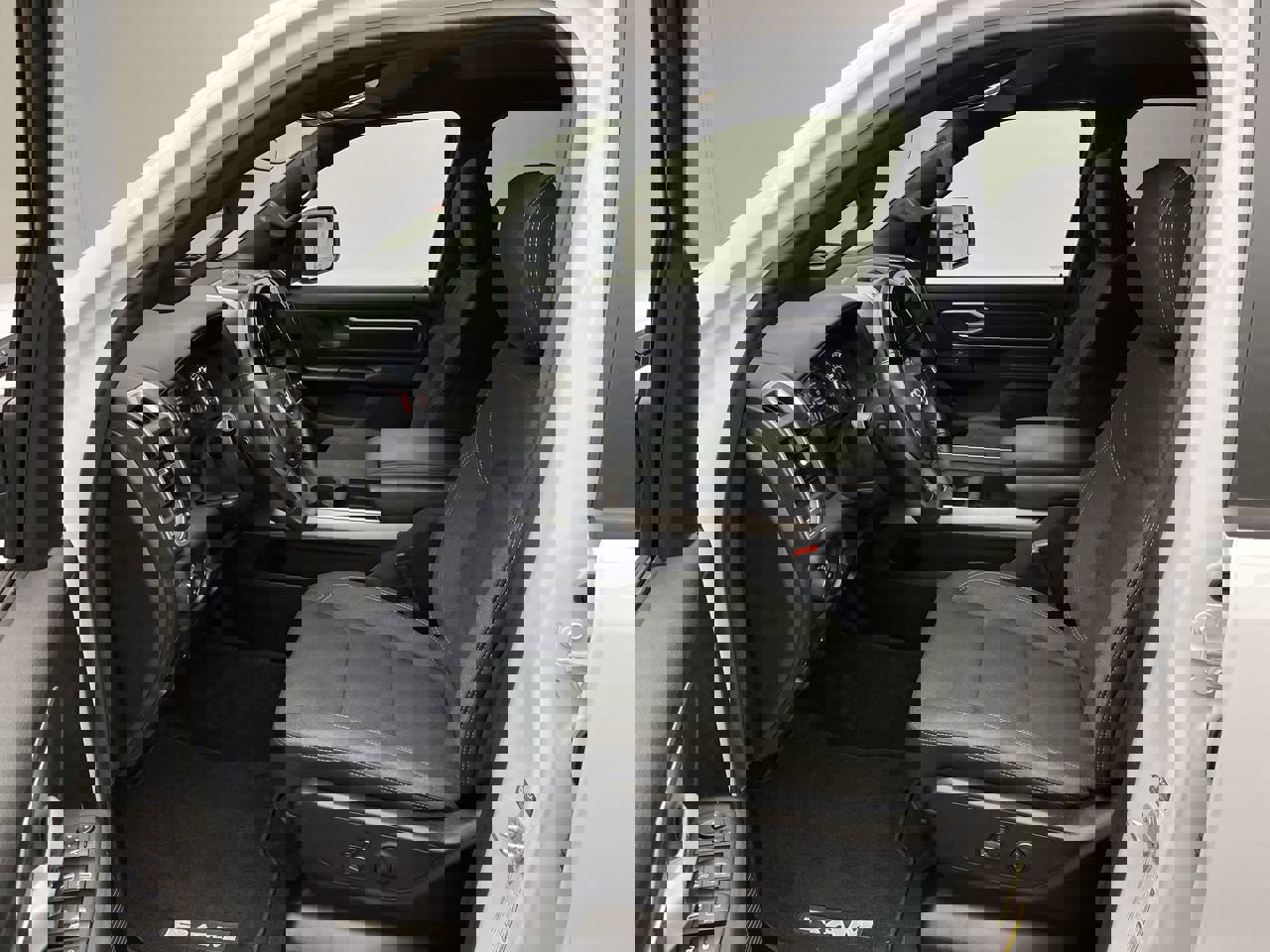 2023 Ram 1500 Big Horn photo 3