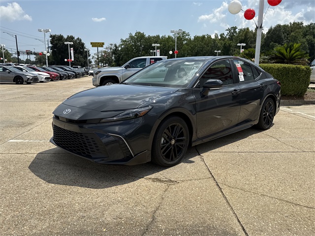 2025 Toyota Camry SE photo 6