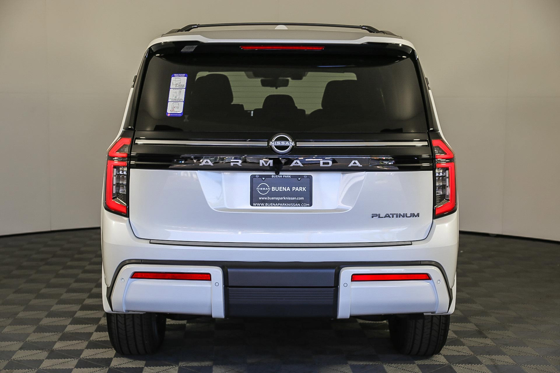 2025 Nissan Armada Platinum photo 3