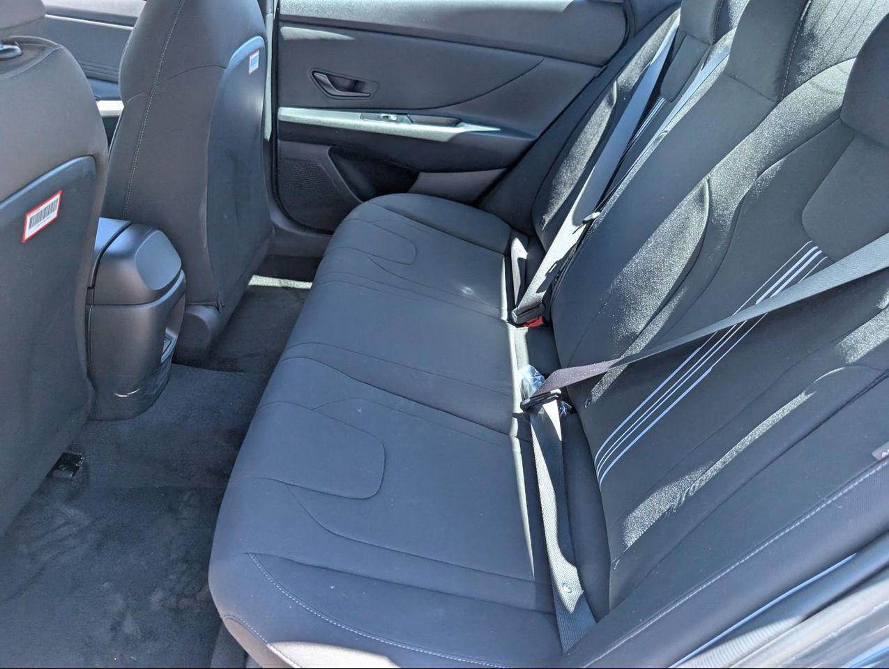 2025 Hyundai Elantra SEL Sport photo 18