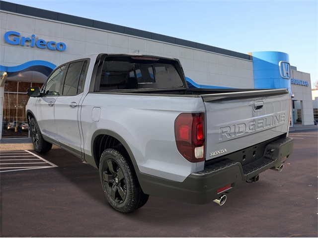 2026 Honda Ridgeline Black Edition photo 2