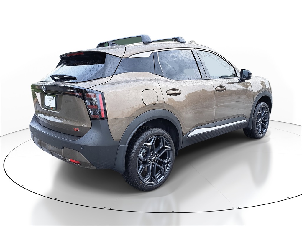 2026 Nissan Kicks SR photo 6