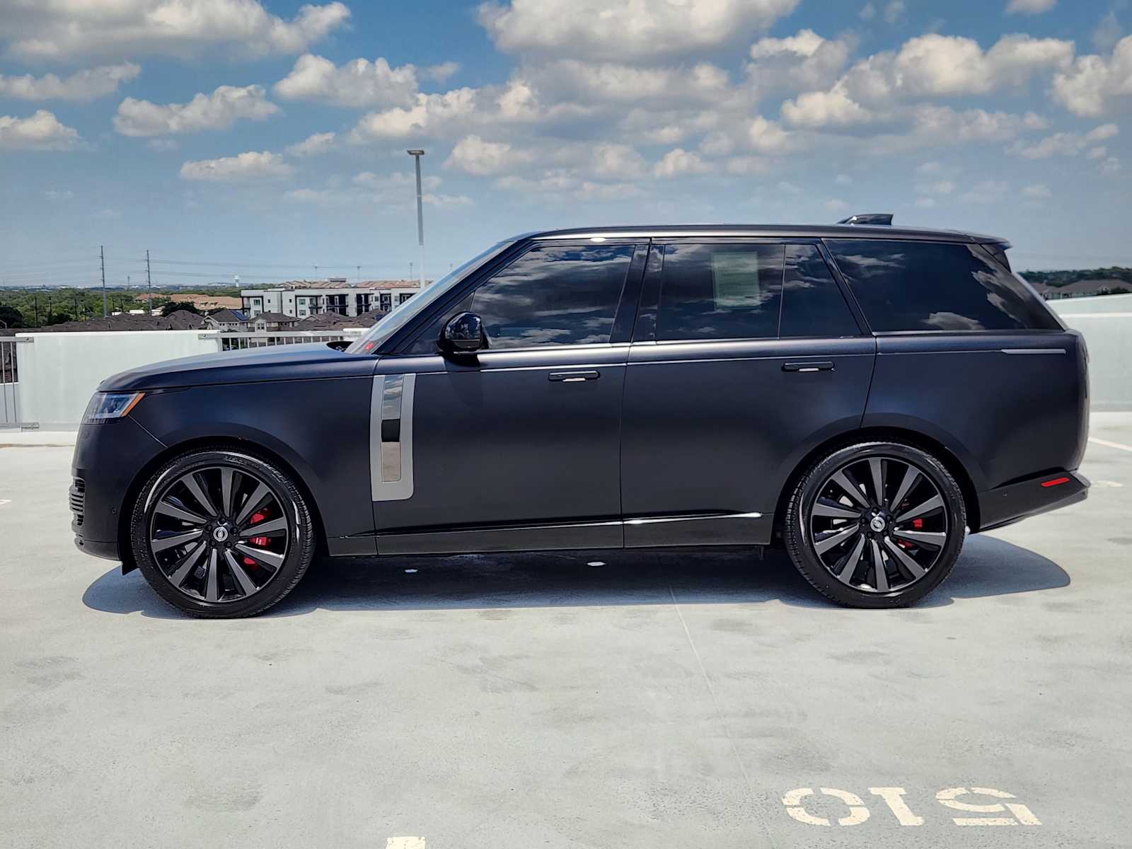 2023 Land Rover Range Rover SV photo 4