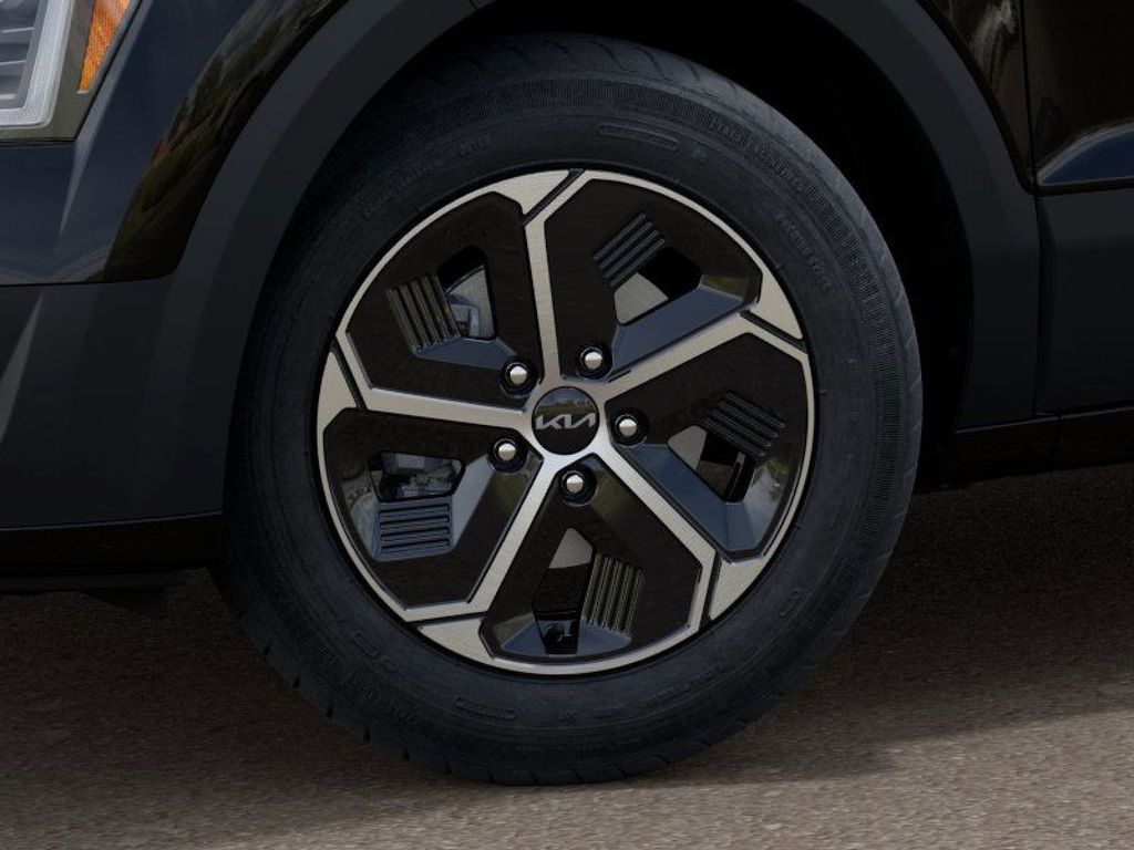 2025 Kia Niro LX photo 5