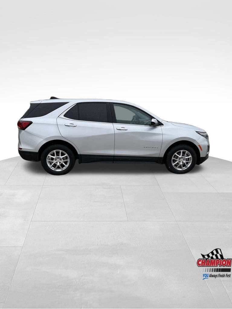 2022 Chevrolet Equinox LT photo 4