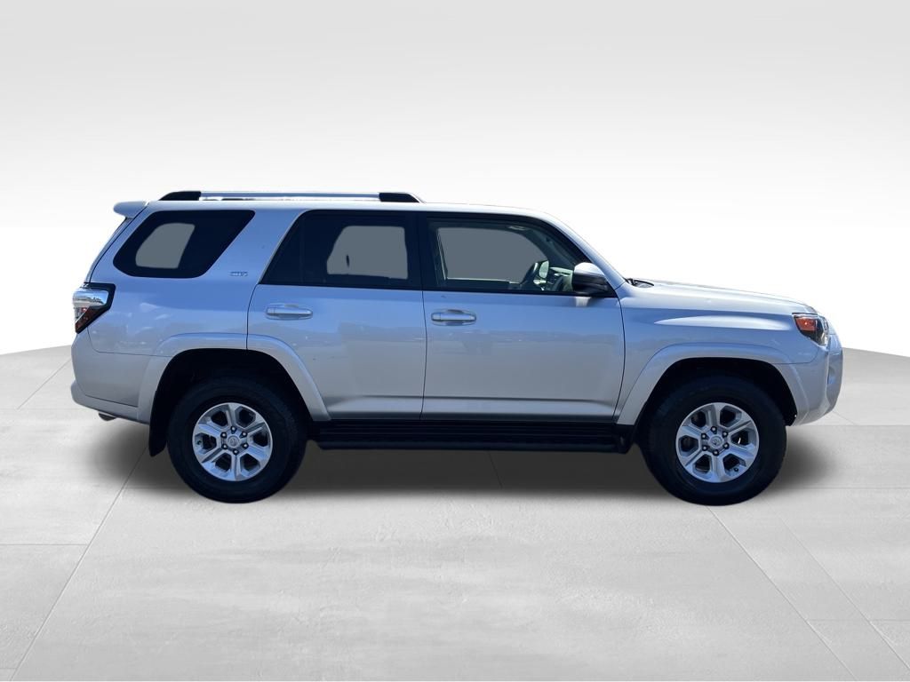 2024 Toyota 4Runner SR5 photo 6