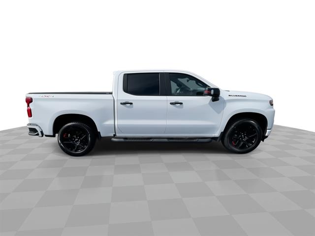 2022 Chevrolet Silverado RST photo 9