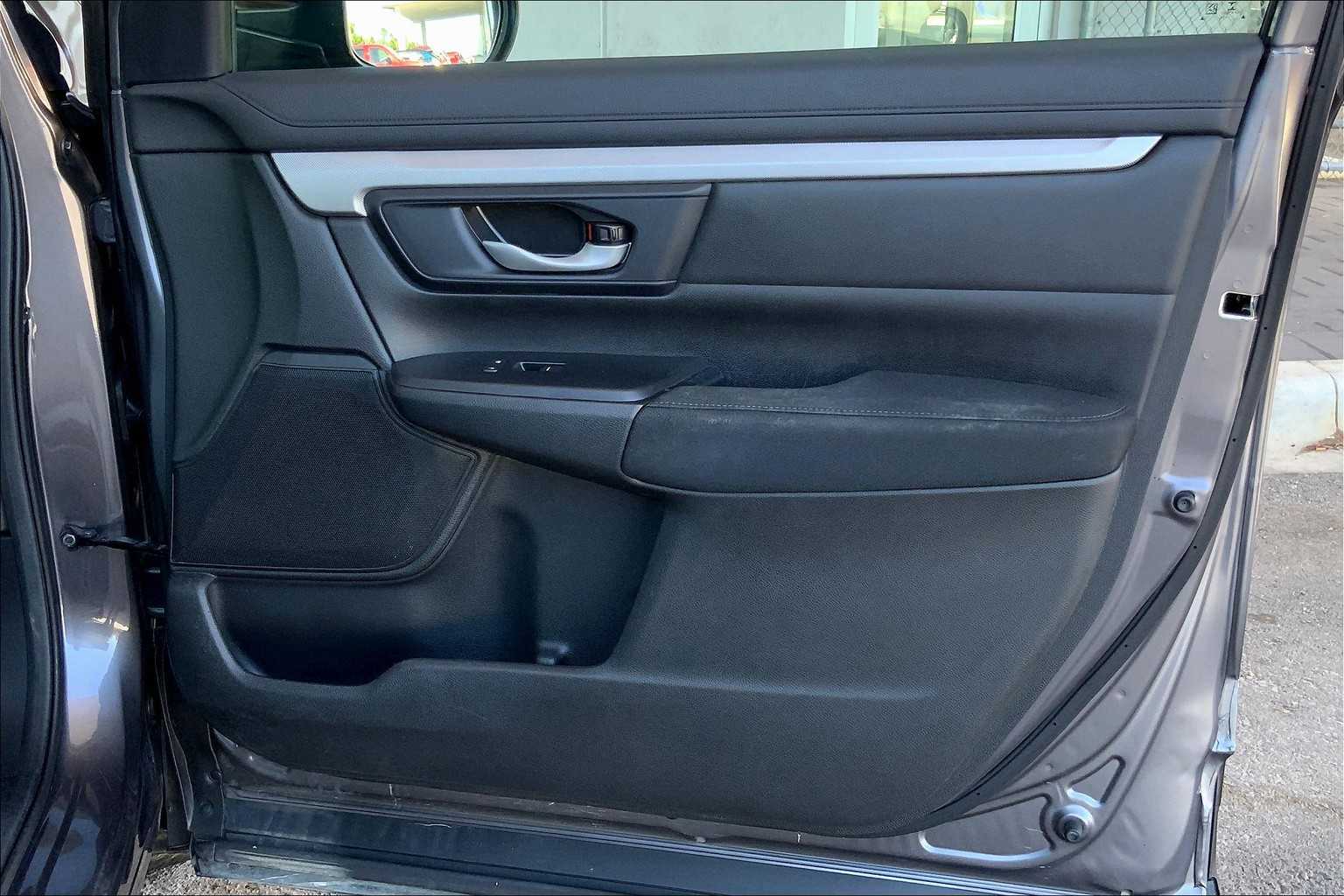 2019 Honda CR-V LX photo 22