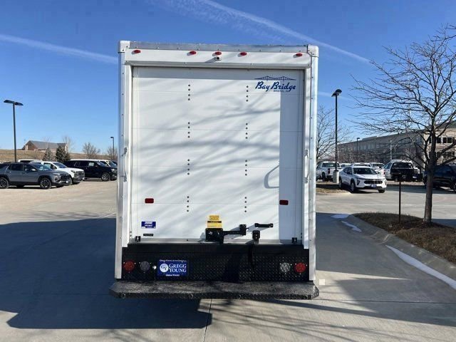 2024 Chevrolet Express Cutaway 3500 photo 7