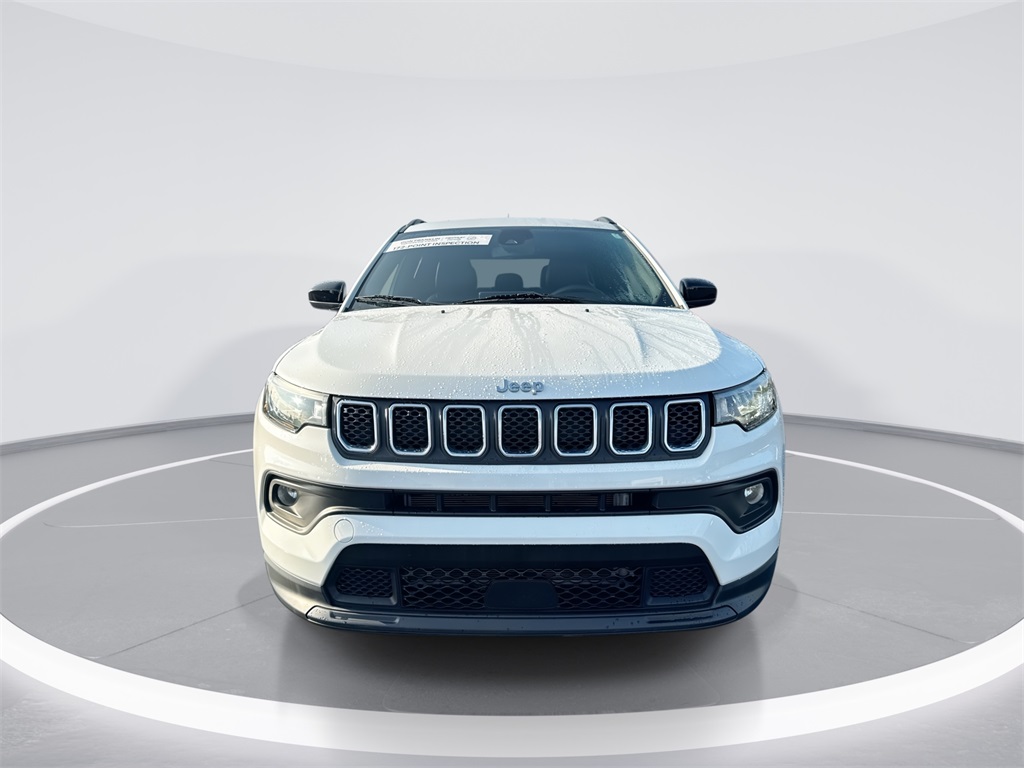 2024 Jeep Compass Latitude photo 2