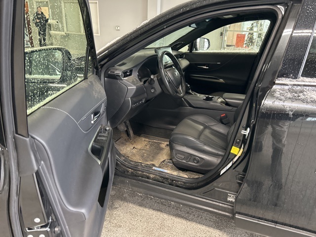 2021 Toyota Venza Limited photo 3