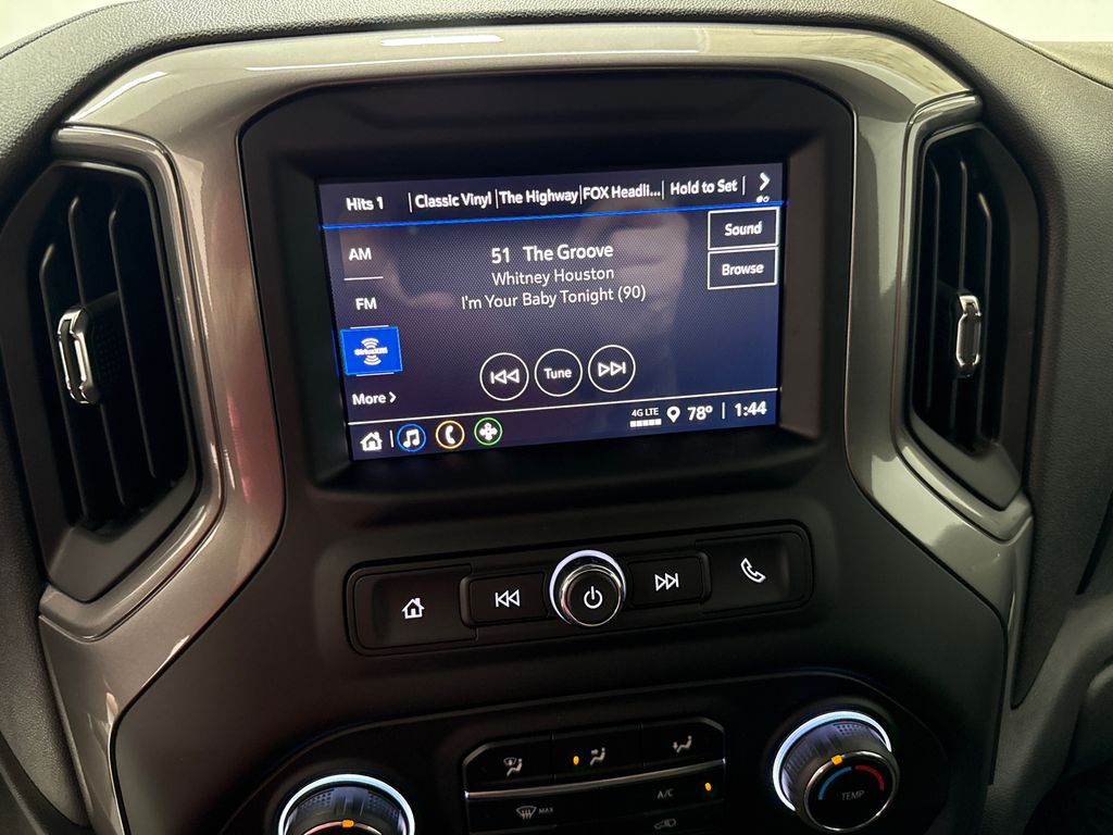 2025 Chevrolet Silverado 1500 Custom photo 16