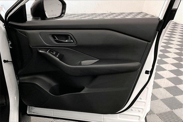 2025 Nissan Rogue S photo 31