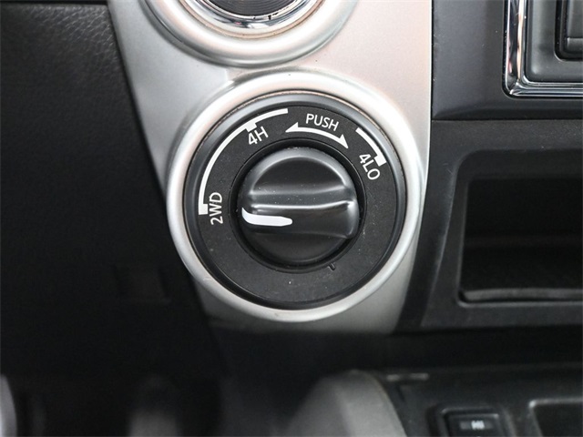 2017 Nissan Titan SV photo 2