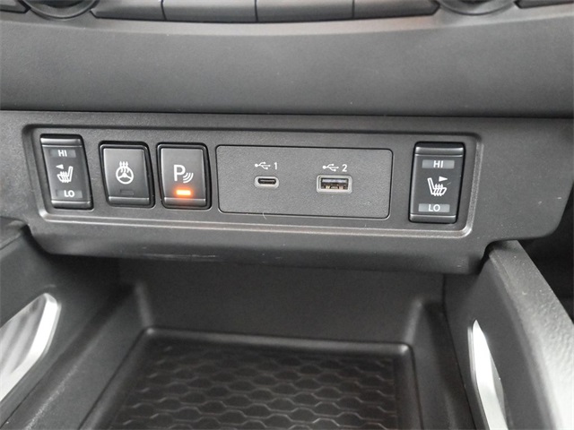 2024 Nissan Frontier SV photo 3