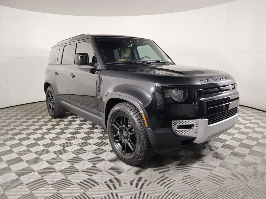2025 Land Rover Defender 110 S photo 3