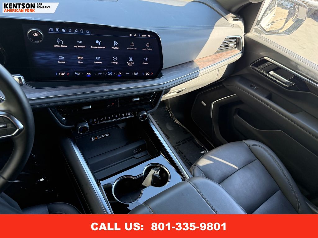 2025 Chevrolet Suburban LT photo 25