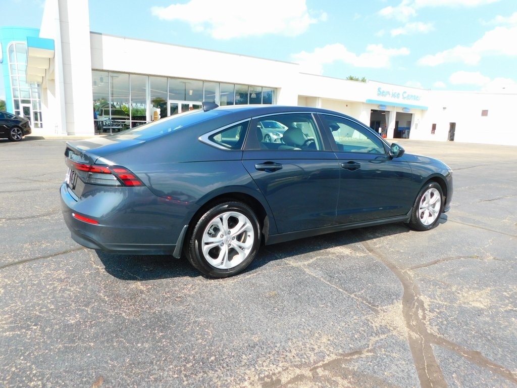 2024 Honda Accord 1.5T LX photo 3