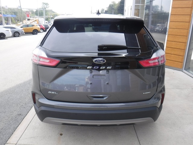 2024 Ford Edge SEL photo 7