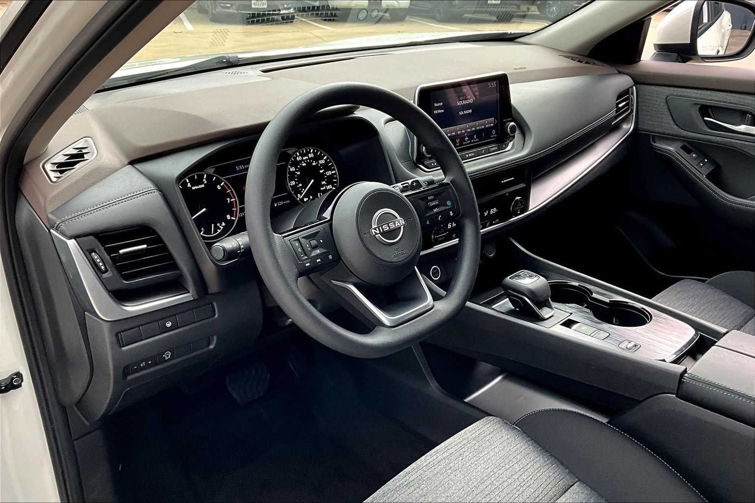 2023 Nissan Rogue SV photo 15