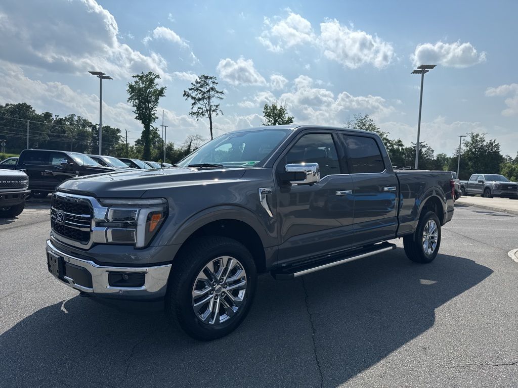 2025 Ford F-150 Lariat photo 9