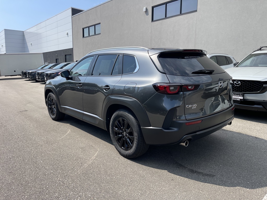2024 Mazda CX-50 2.5 Select photo 3