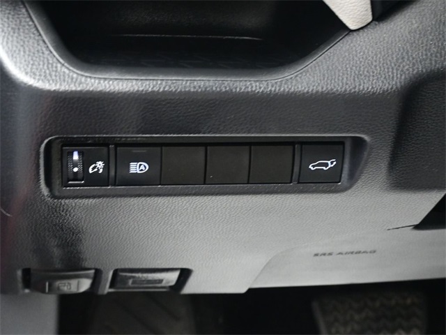 2021 Toyota RAV4 XLE Premium photo 13