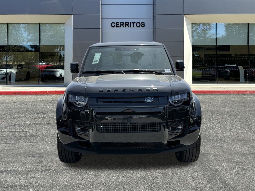 2025 Land Rover Defender 90 X-Dynamic SE photo 2