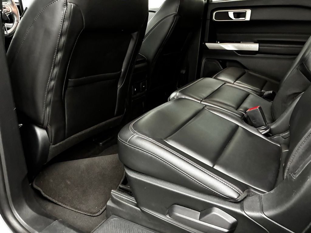 2023 Ford Explorer XLT photo 25
