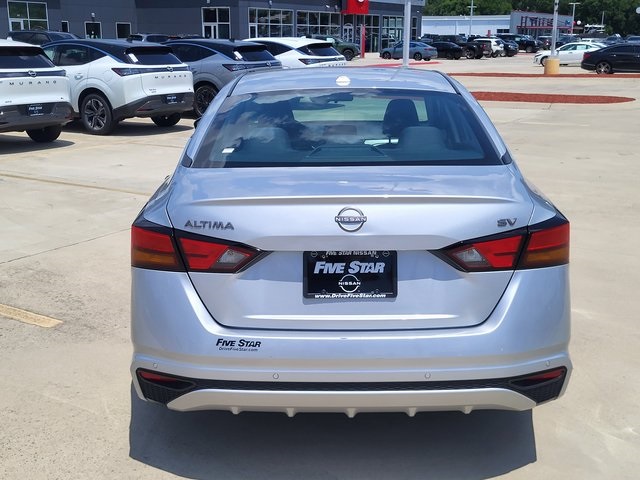 2023 Nissan Altima 2.5 SV photo 3