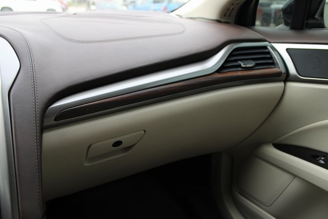 2017 Ford Fusion Platinum photo 29