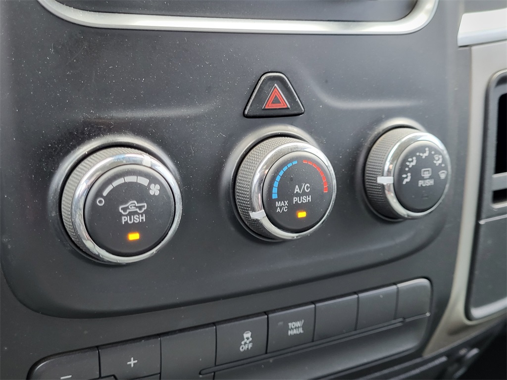 2017 Ram 2500 SLT photo 25