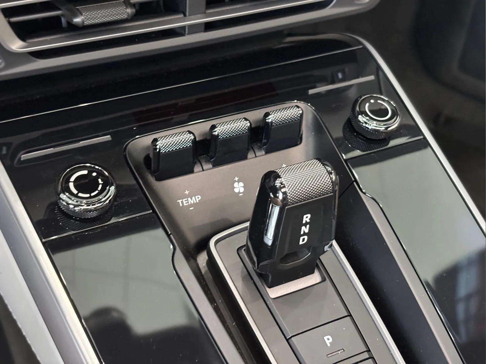 2021 Porsche 911 Turbo S photo 40