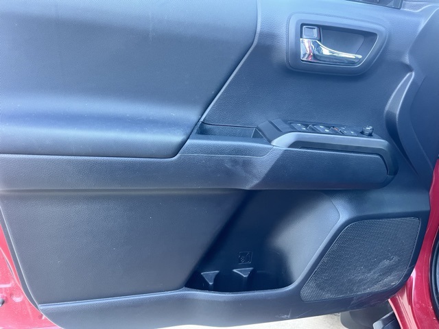 2022 Toyota Tacoma SR photo 8