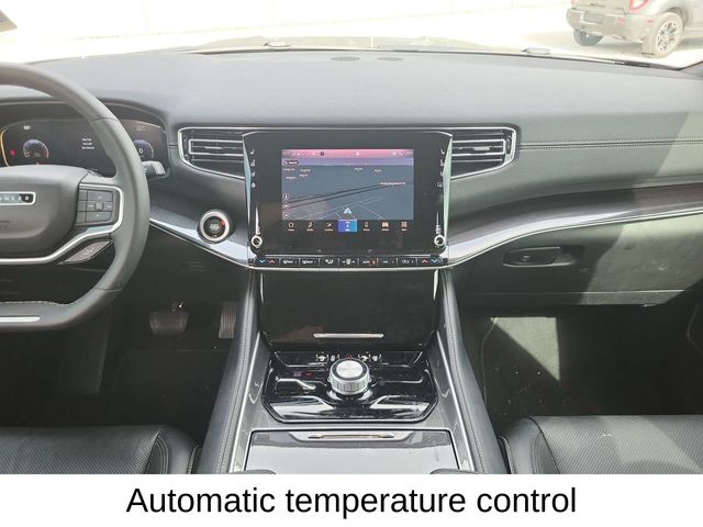 2023 Jeep Wagoneer Base photo 9