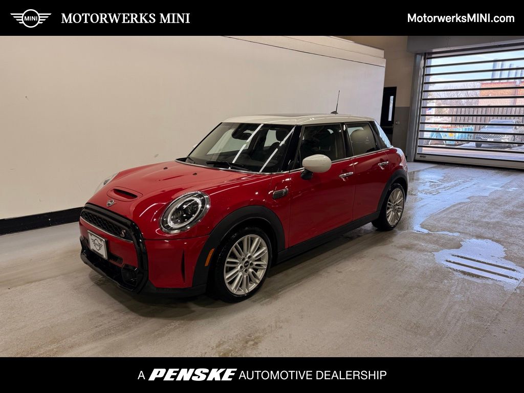2023 MINI Hardtop 4 Door S's photo