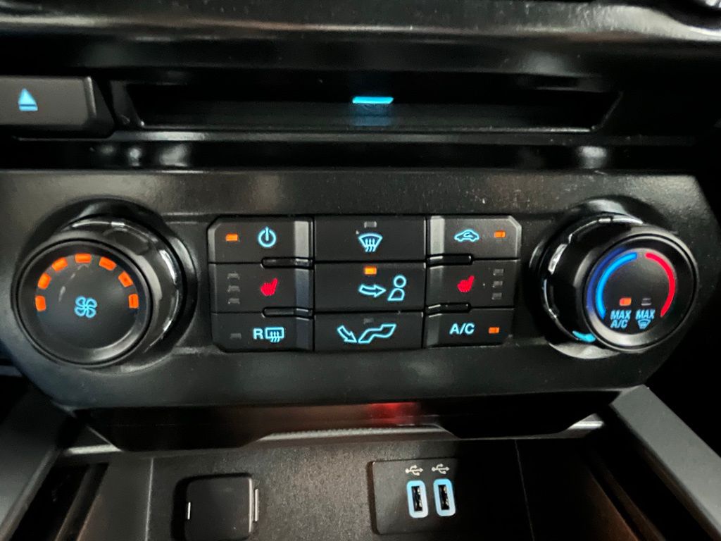 2016 Ford F-150 XLT photo 17
