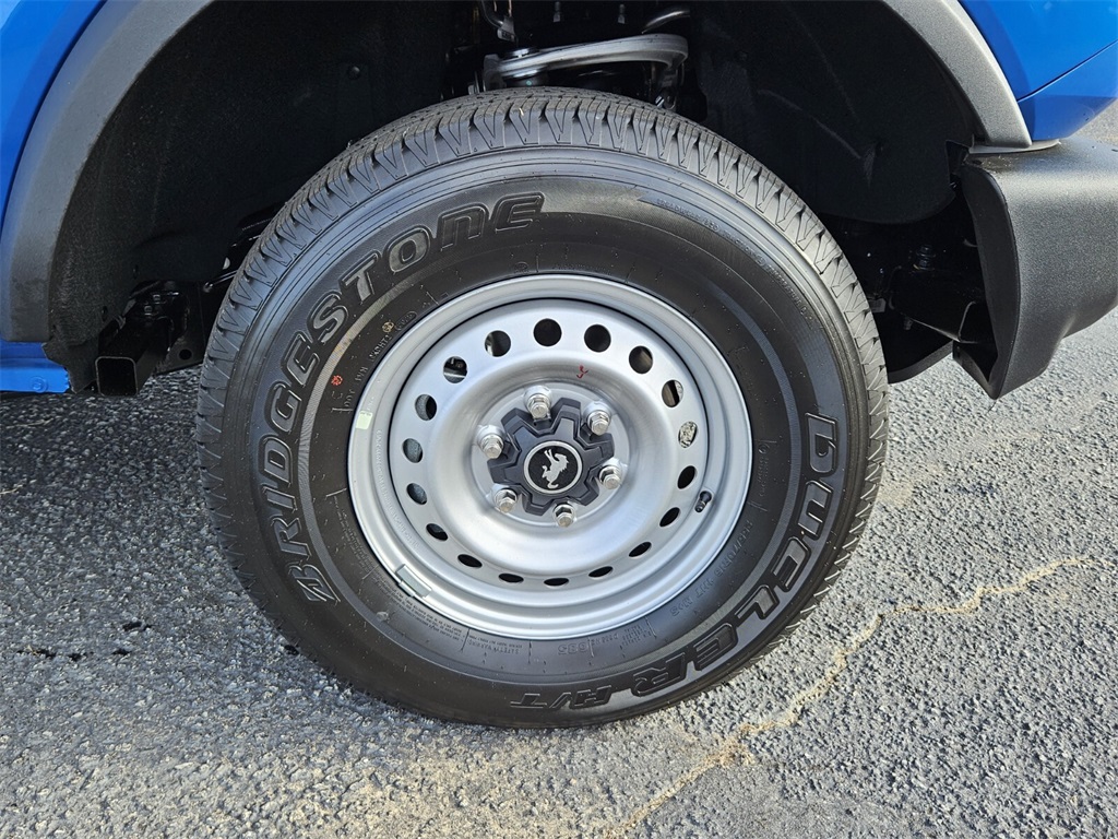 2025 Ford Bronco Base photo 15