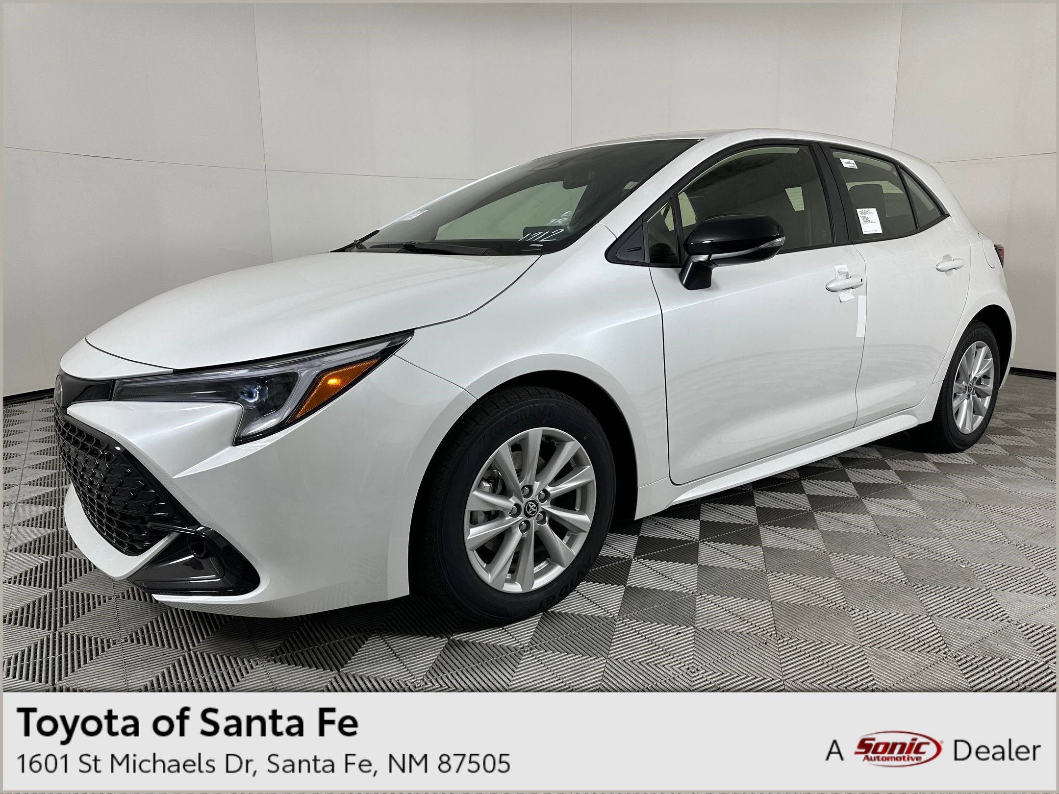 2026 Toyota Corolla Hatchback SE's photo