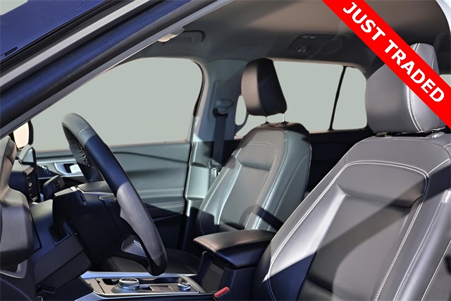 2023 Ford Explorer XLT photo 3