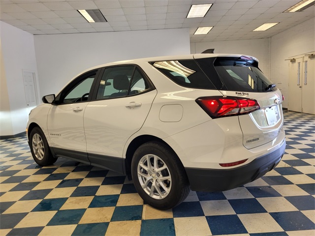 2022 Chevrolet Equinox LS photo 9