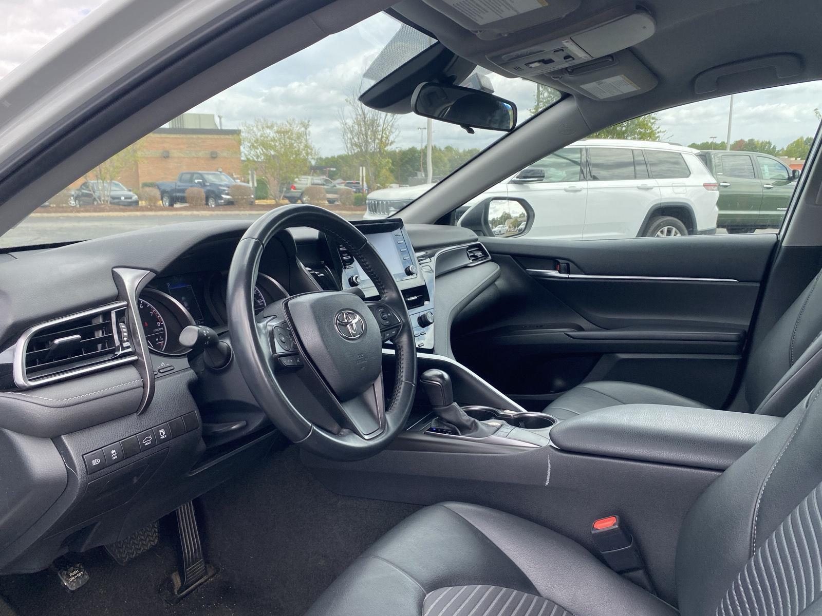 2023 Toyota Camry SE photo 13