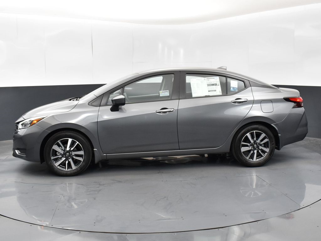 2025 Nissan Versa 1.6 SV photo 3