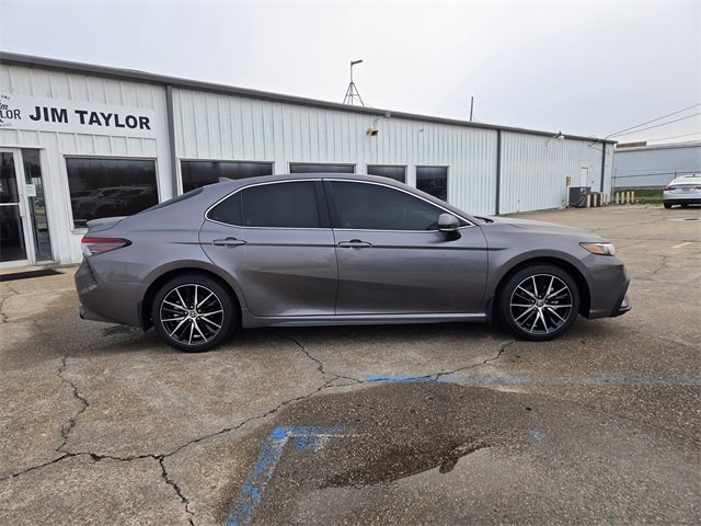 2024 Toyota Camry SE photo 2
