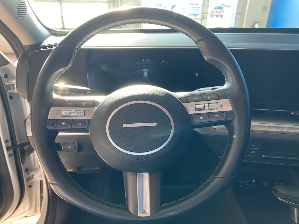 2025 Hyundai Kona SEL photo 4